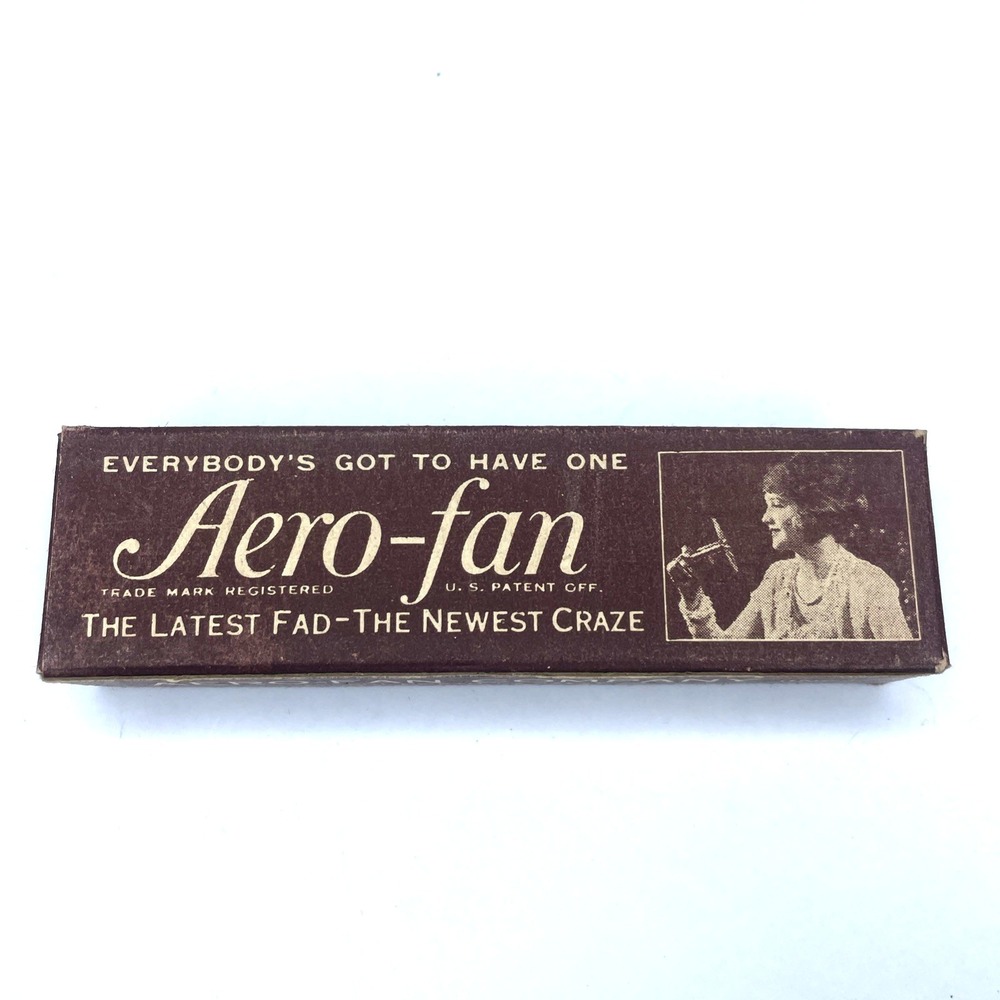 Vintage Aero-Fan Junior Hand-held Mechanical Fan Celluloid Chicago IL New‎